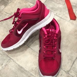 Women’s Nike sneakers